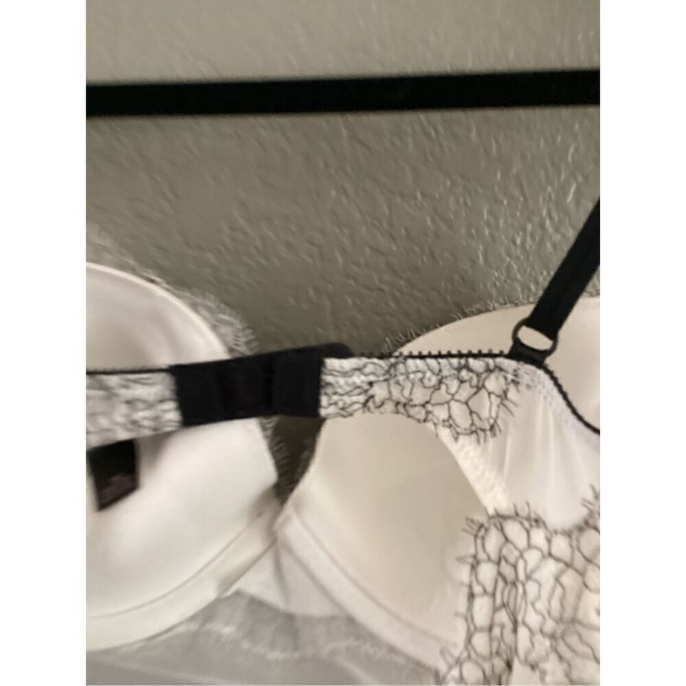 Victoria Secret - Picture 5 of 8